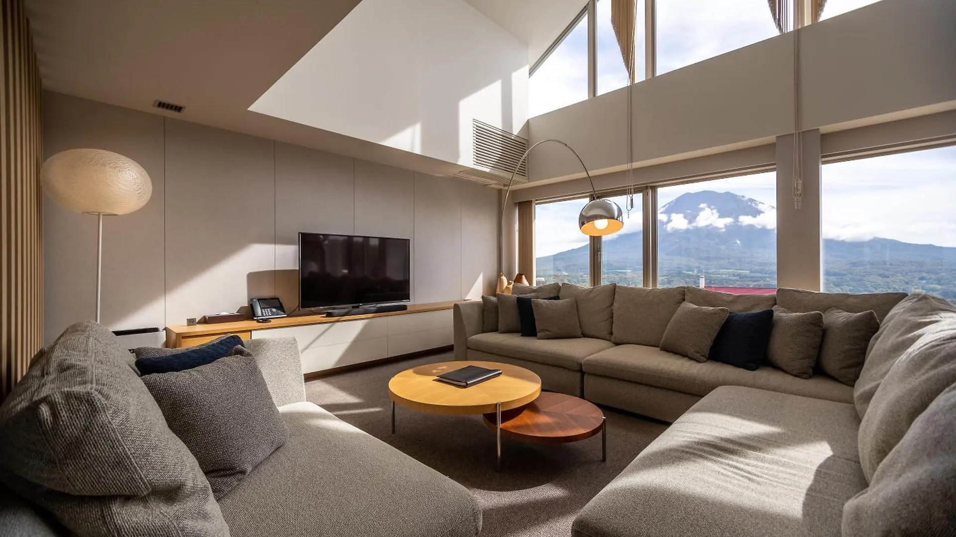 The Maples Niseko Hotel Kutchan 4*,